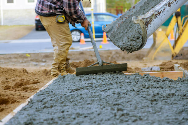 Best Concrete Walkway Installation  in Nett, MO